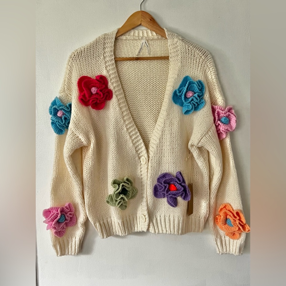 NWT Dreamers Floral Cardigan Sweater L
